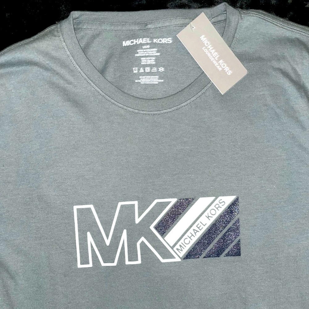 NEW!! AUTHENTIC MICHEAL KORS T-SHIRT!! (MENS L) - Picture 4 of 4